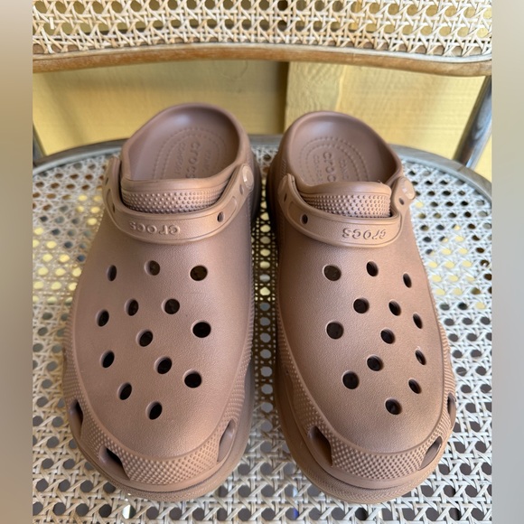 Crocs Platform Clogs - Picture 2 of 6